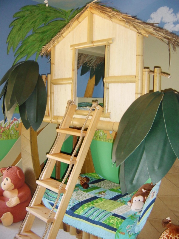 Игрушечный домик для детской
