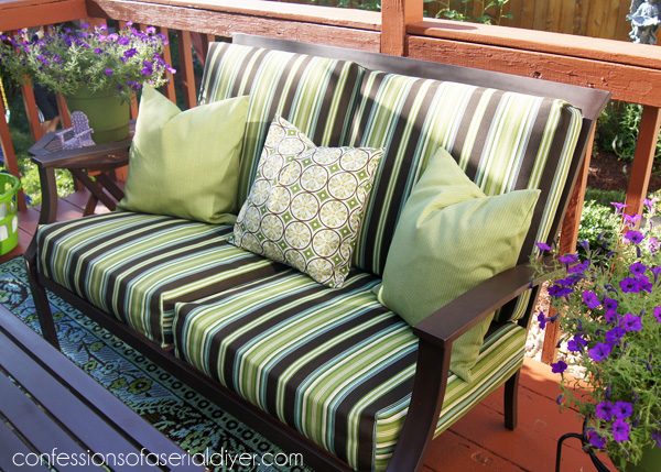 Update your Outdoor Cushion Covers with this SEW SUPER EASY cushion cover tutorial from Confessions of a Serial Do-it-Yourselfer